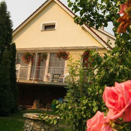 Ferienwohnung Naszaly Kapuja Vendeghaz Kosd Exterior foto